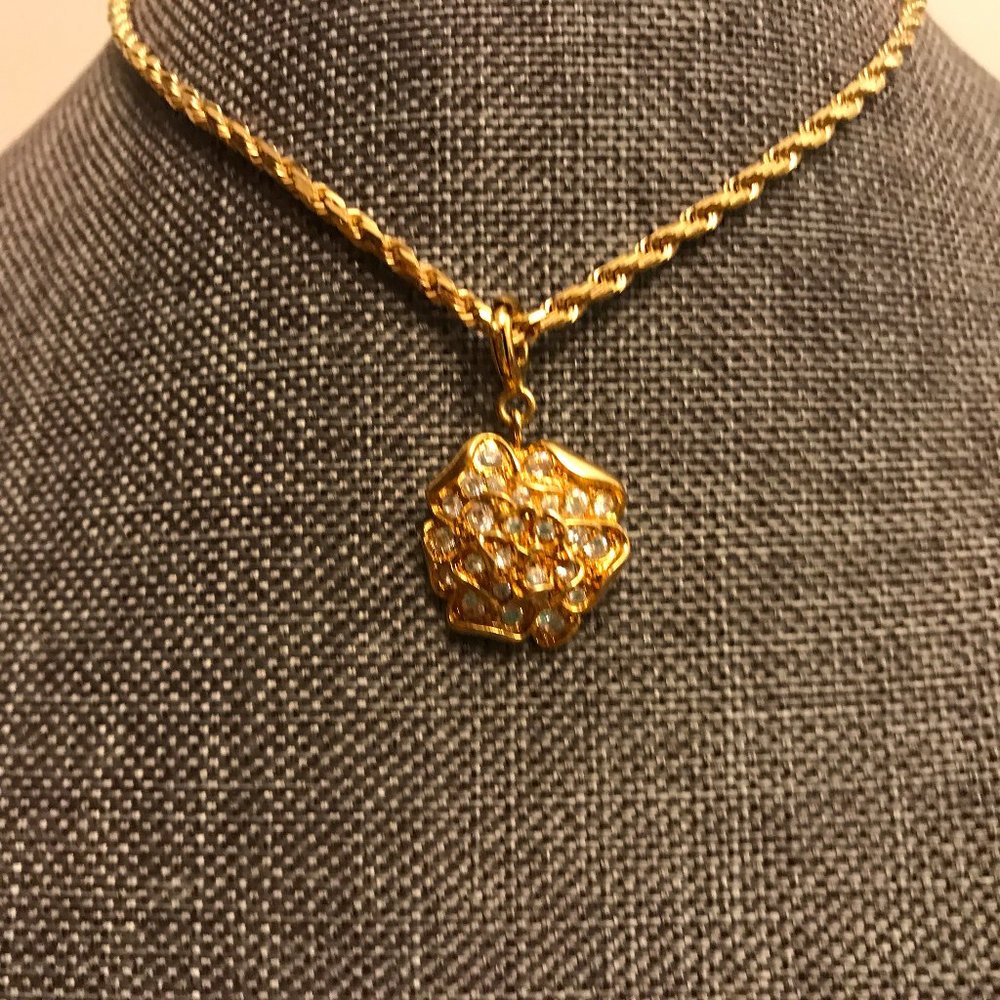 cute little flower pendant